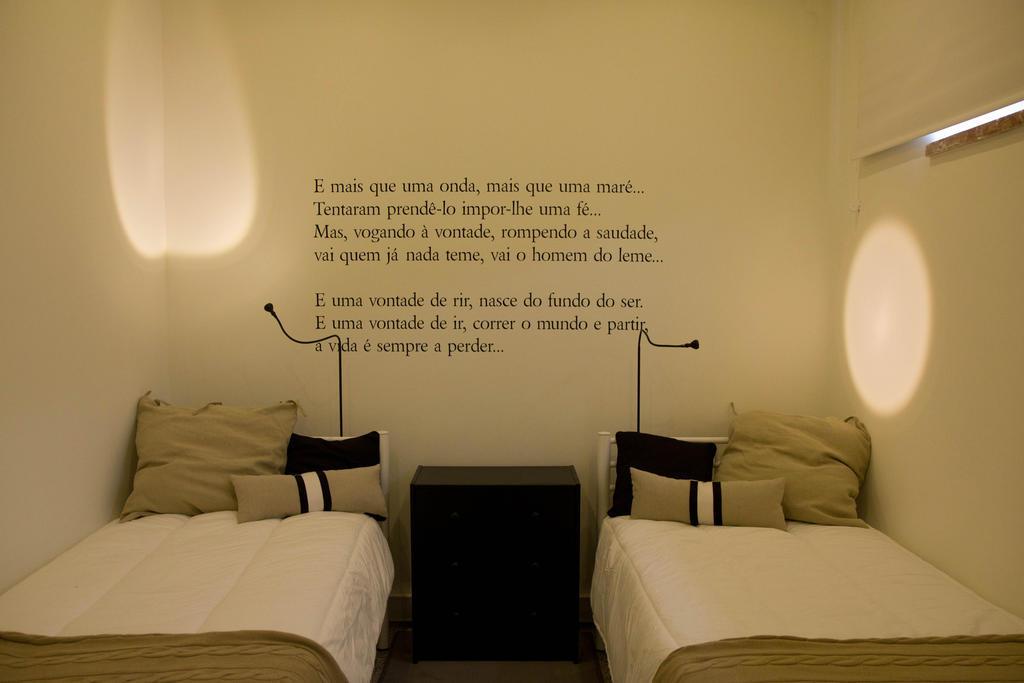 Turismo Do Seculo Hotel Estoril Room photo A wall decal in a bedroom