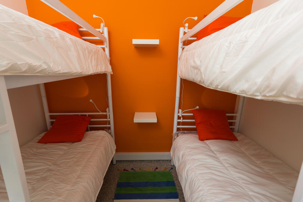 Turismo Do Seculo Hotel Estoril Room photo A typical room at the hostel